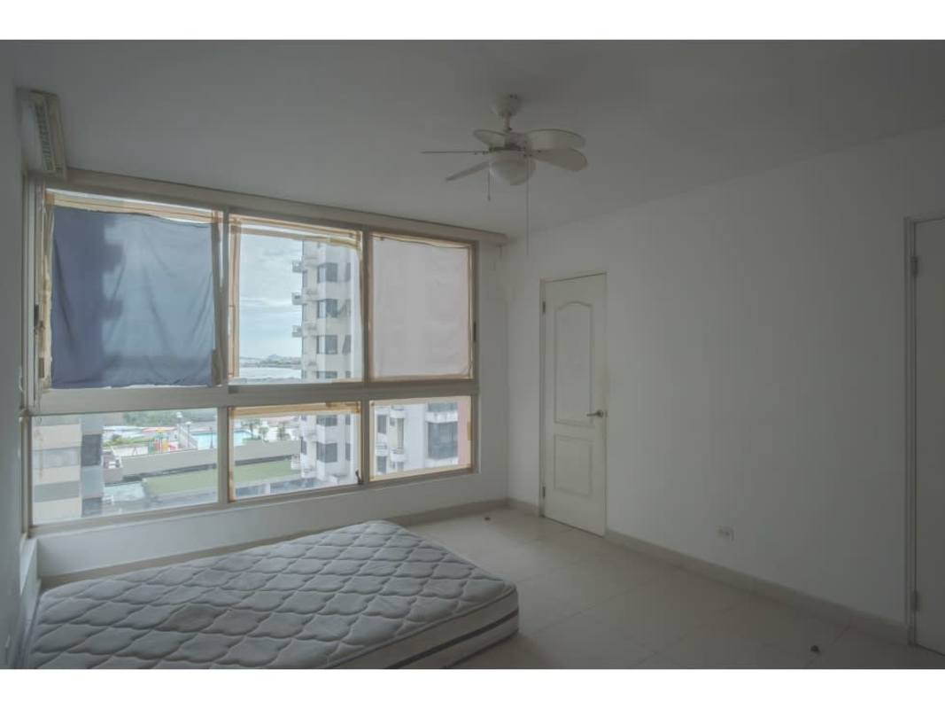 Second bedroom with window city view PH San Francisco Bay apartment Panama