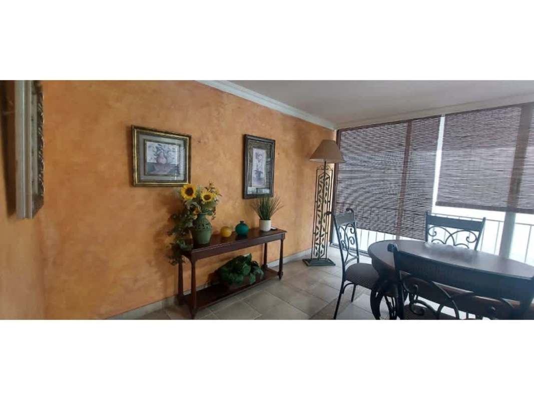 Kitchen with breakfast bar and ceramic tile in loft apartment PH San Gabriel Obarrio Panama