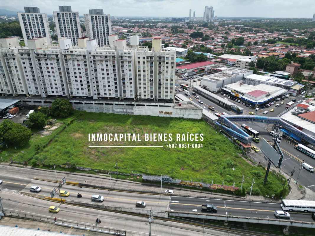 Flat green land situated by busy city roads and apartments optimal for development Panama.