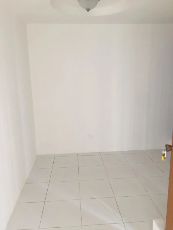 Empty unfurnished office suite with marble tile PH BAC Tower Panama for rent