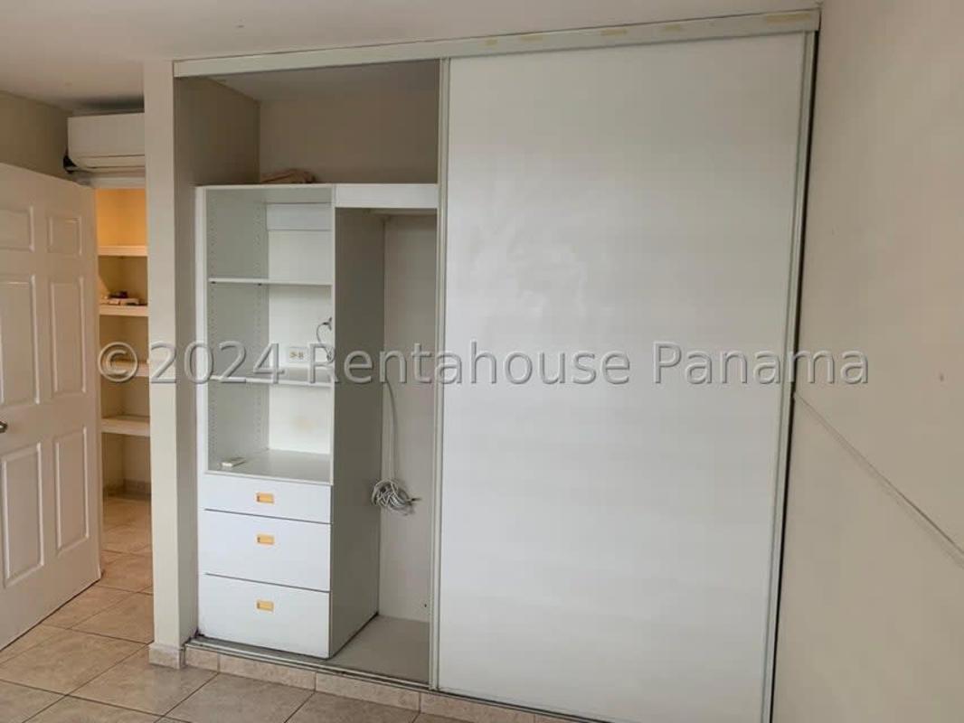Practical kitchen with double sink, window and cabinetry Las Terrazas Brisas del Golf