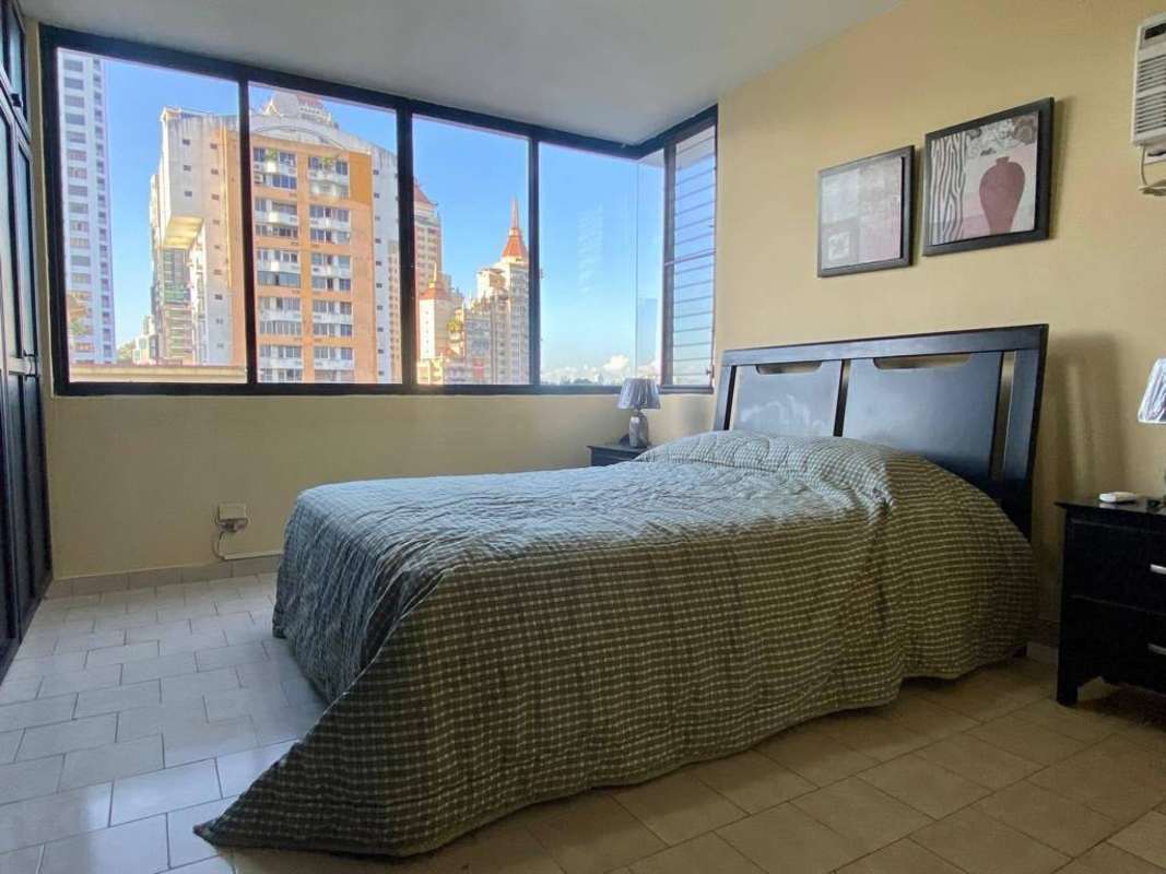 Bedroom city views at night with AC, PH El Cangrejo Plaza Panama
