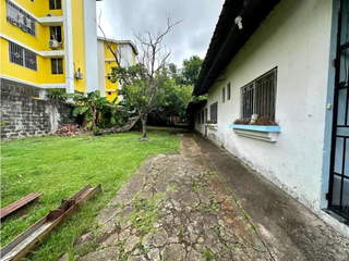 Land with house for Sale in Parque Lefevre - 6 bedrooms