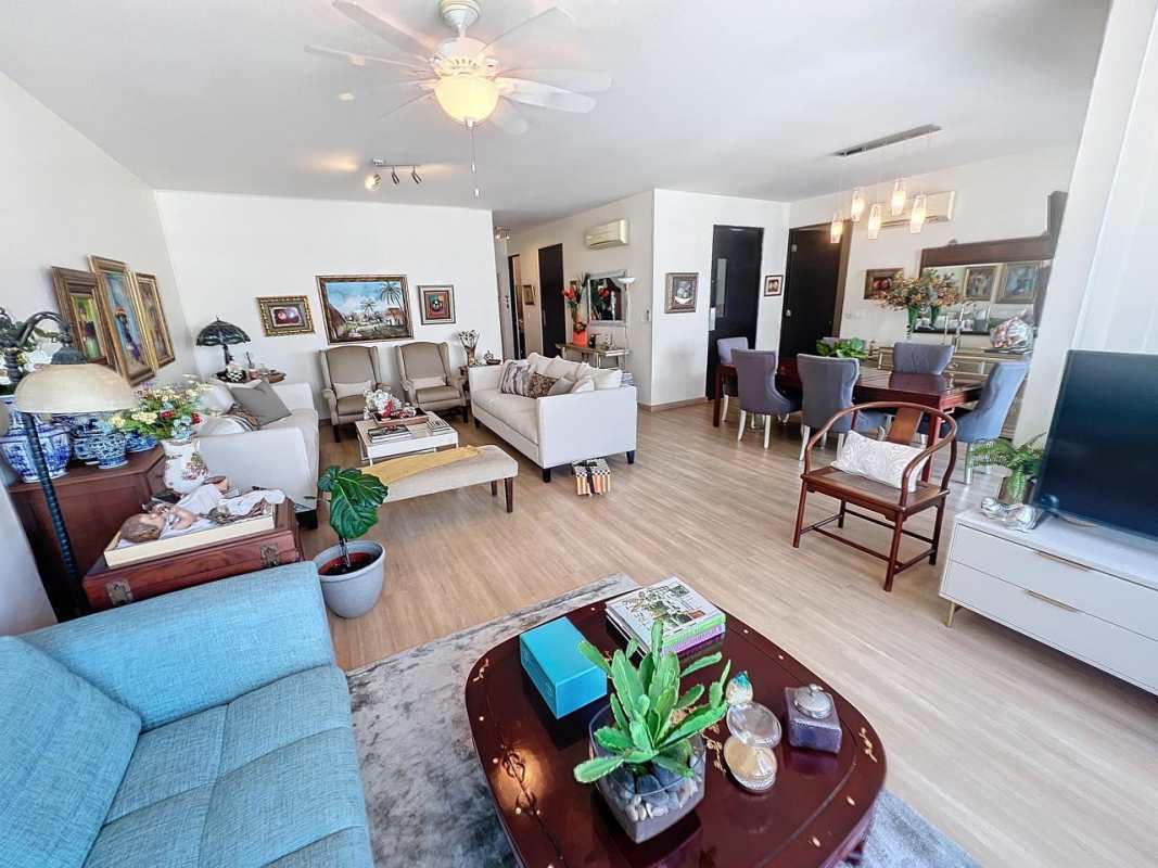 Secondary bedroom with AC and panoramic window in PH Bella Vista Park Panama City