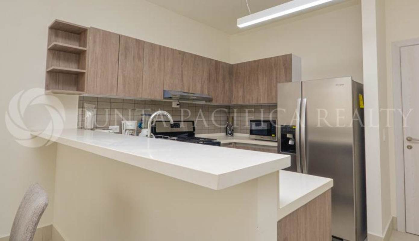 Contemporary bathroom with glass-enclosed rain shower and vanity in PH Coco Place Panama City