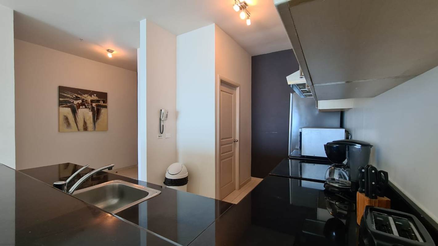 Large window bedroom with ocean view furnished PH Vista del Mar Avenida Balboa Panama