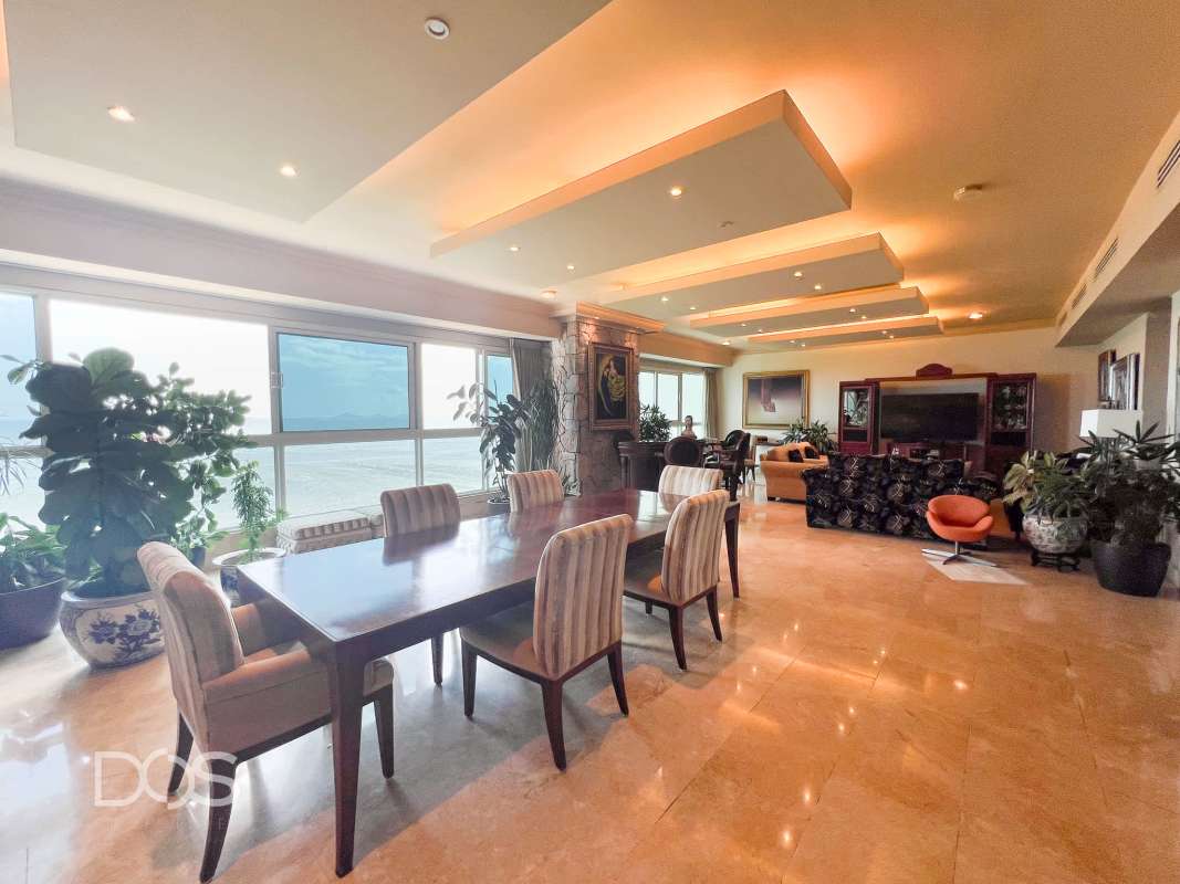 Open concept living dining area with ocean views, marble floors, luxury finishes PH Torre Zeus Panama City