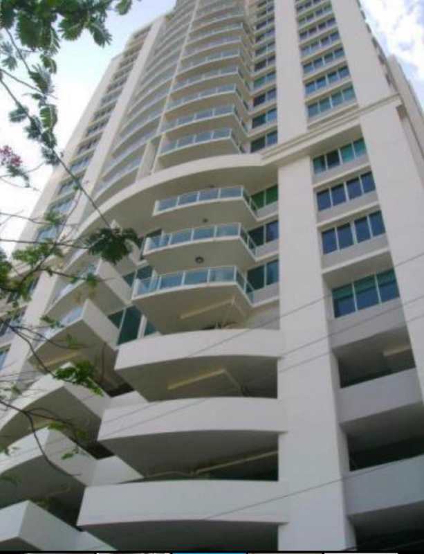 Indoor courtyard with water feature and plants at PH Mont Royale Panama City
