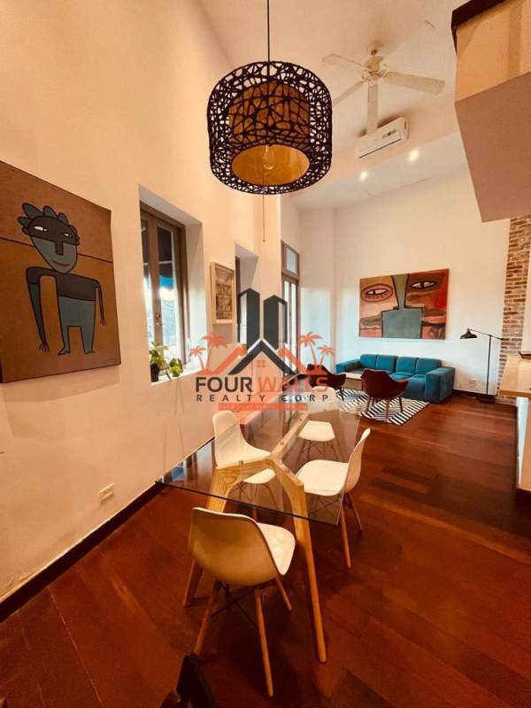 Mezzanine loft bedroom with wood floors closet AC PH Jeronimo Casco Viejo