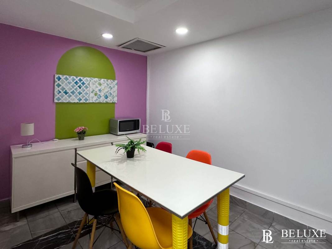 Large open commercial office with city views and flexible layout Torre BAC Panama