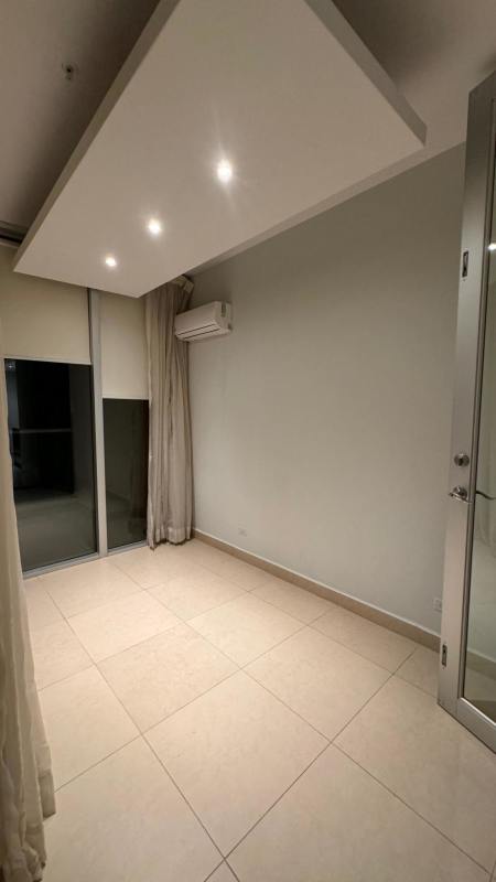 Elegant master bathroom with bathtub and double vanity in PH BICSA Avenida Balboa Panama City