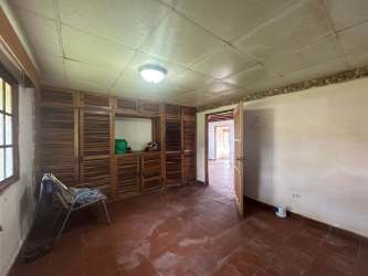 Rustic bathroom walk-in shower wood ceiling Volcán Chiriquí home
