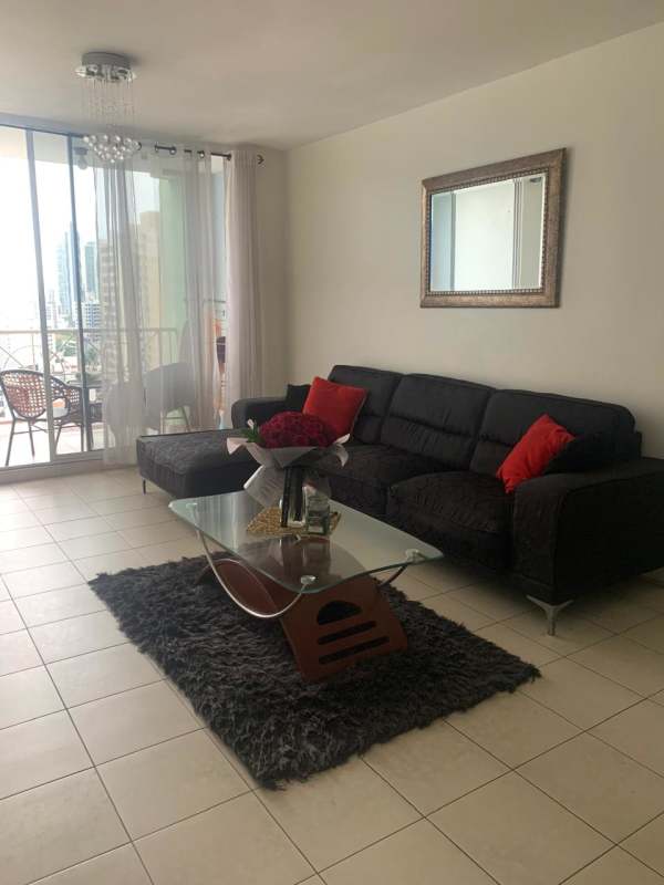 Modern 2BR Apt w/Balcony in PH El Cangrejo Plaza Panamá