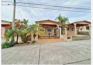 Single-family home for Sale in San Miguelito - 3 bedrooms
