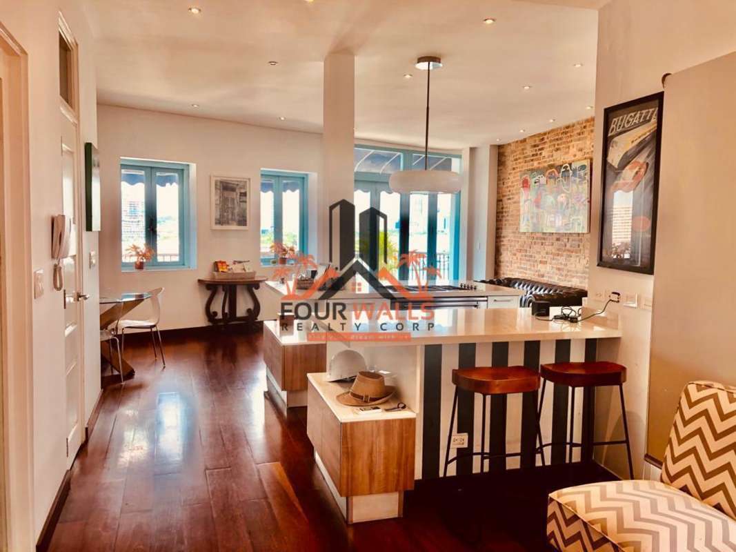 Open kitchen design granite colonial style PH Jerónimo Casco Viejo