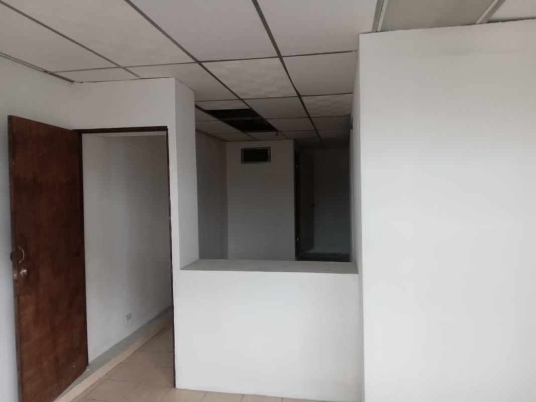 Small enclosed partitioned space within commercial property for rent in busy plaza 24 de Diciembre Panama City