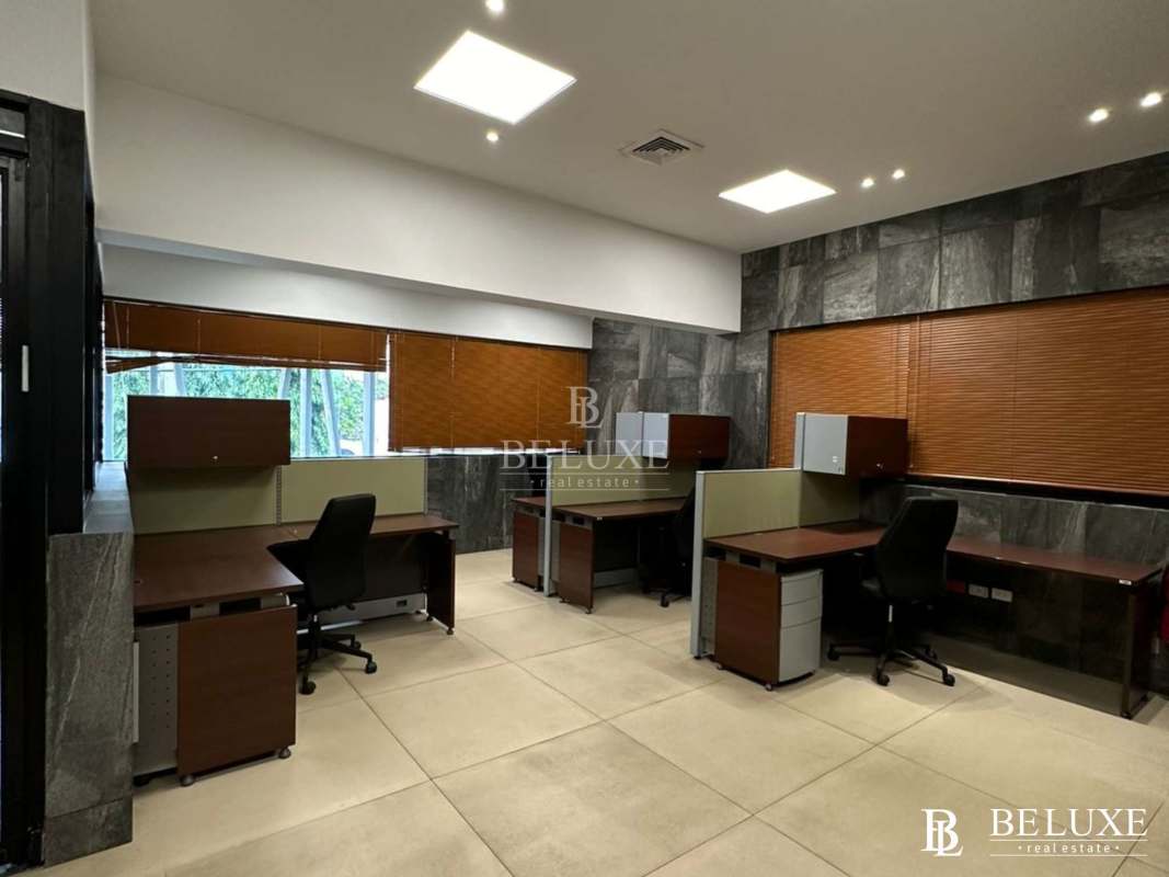 Shared open workspace area with partitions at PH Nodo 54 Bella Vista Panama
