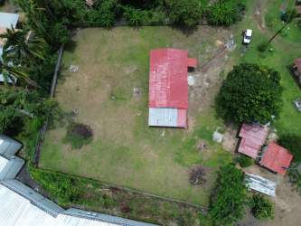 Top view of 1,589 m² fenced property with house and garden near Coronado Panama