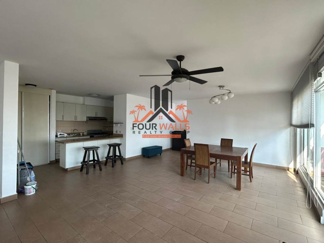 Flexible dining area with natural light PH Mediterráneo Panama City
