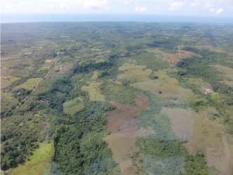 Rolling green hills and development potential lots in El Copecito San Carlos Panama