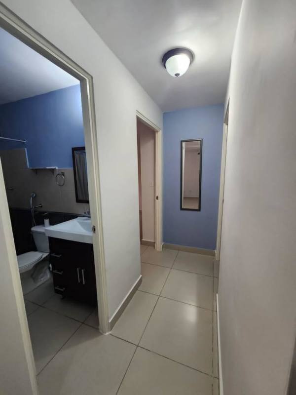 Bright bedroom with ceramic tile floor, AC hookup and closet Torres de Toscana Panama