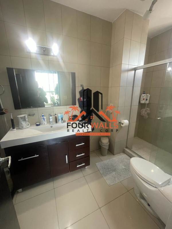 High-rise balcony in PH Forum El Cangrejo with panoramic views of Panama City