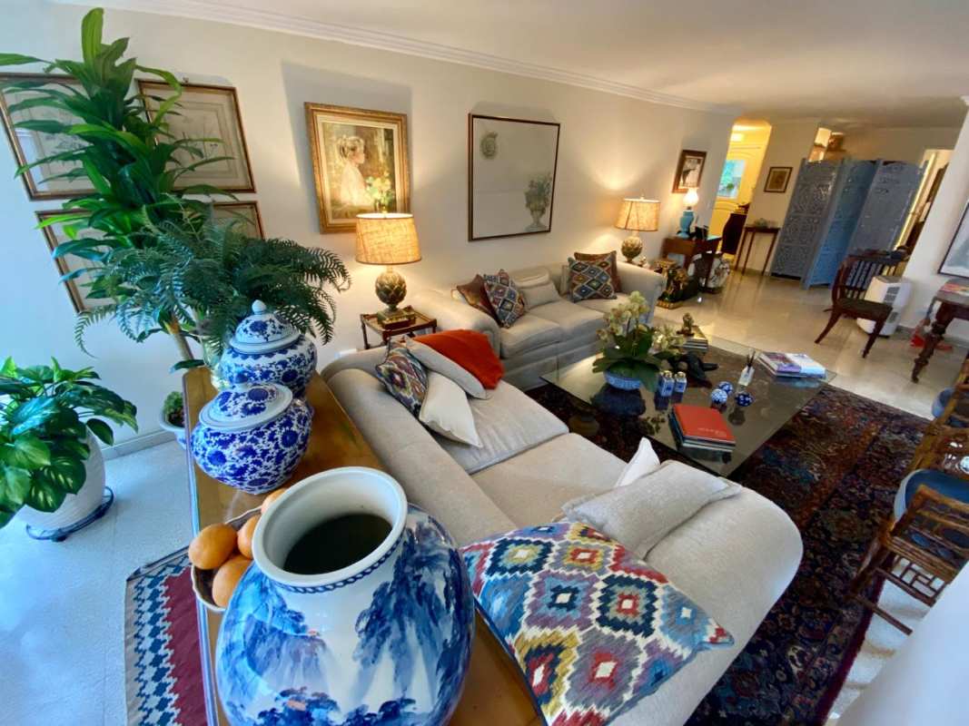 Remodeled modern kitchen with granite counters in PH El Cenit Bella Vista Panama