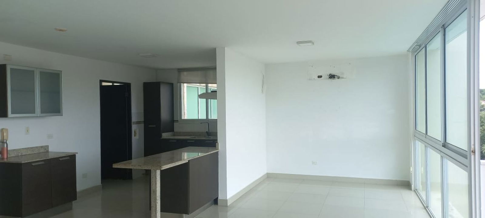 Remodeled open kitchen with granite countertops and modern design PH Pine Hill