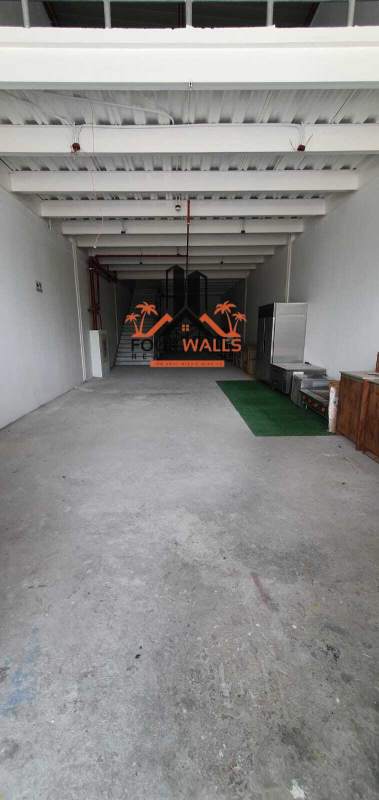 Multi-level commercial rental space with mezzanine in shell condition at CentroMall Obarrio Panama City