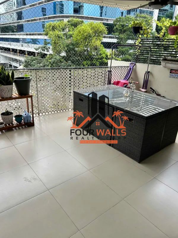Private balcony with outdoor dining, plants, city view PH Diplomático Panama
