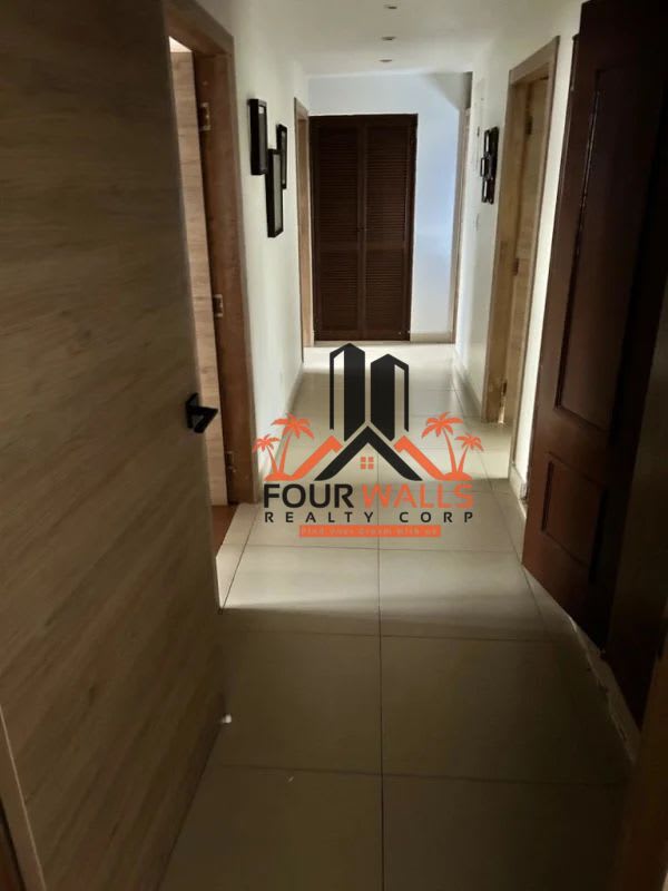 Bedroom with children's area and large window PH Diplomático Obarrio Panama