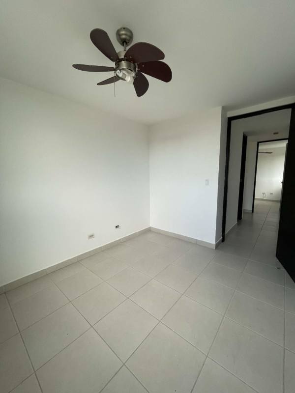 Swimming pool area in PH Costa View Tower Costa del Este with loungers