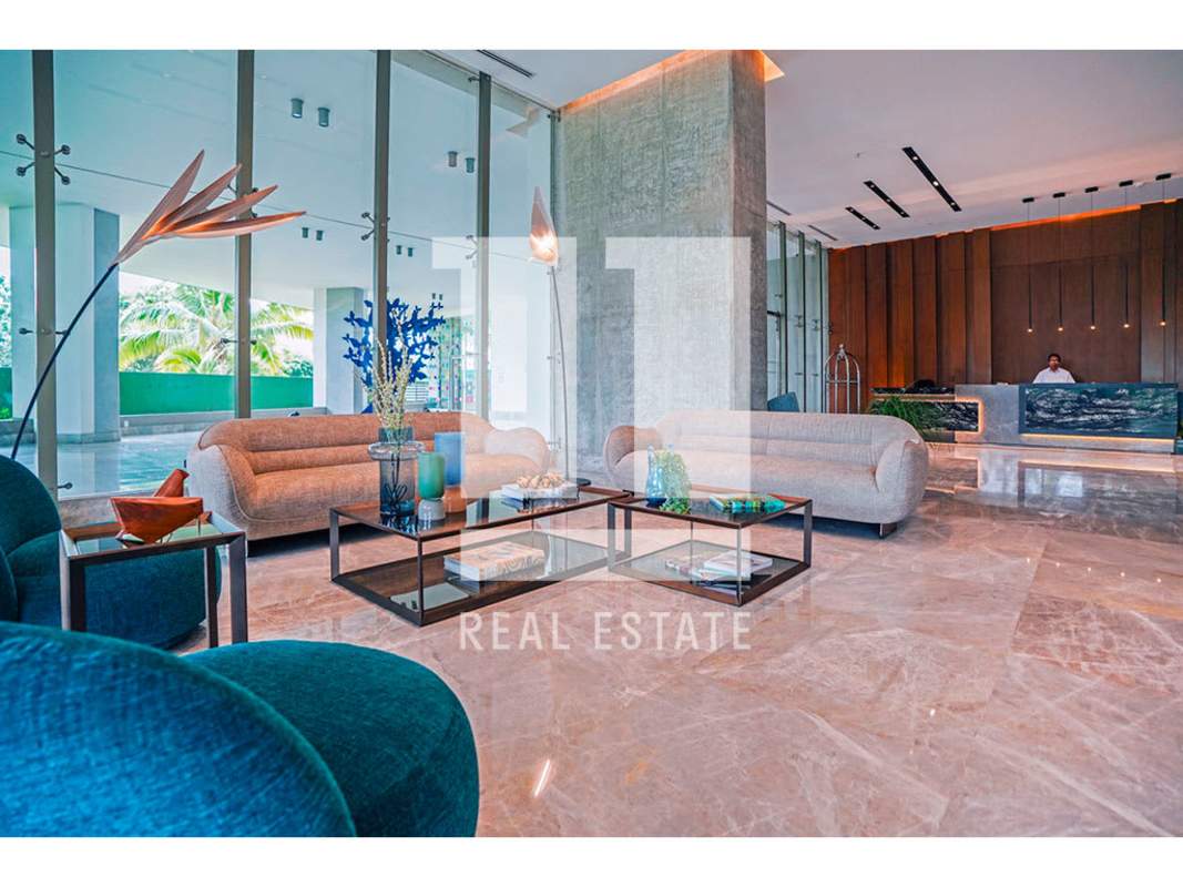 Modern bathroom with double vanity, glass shower and stone countertop PH Greenview Panama