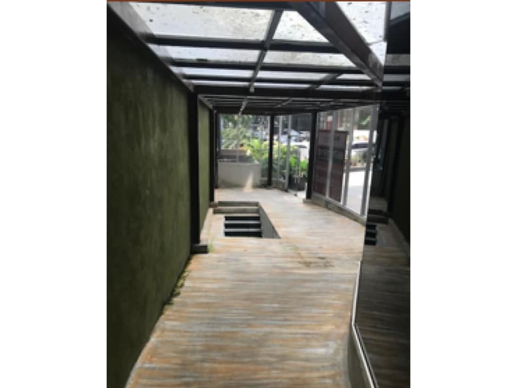 Spacious modern dining room with industrial finishes in PH Denovo Panama