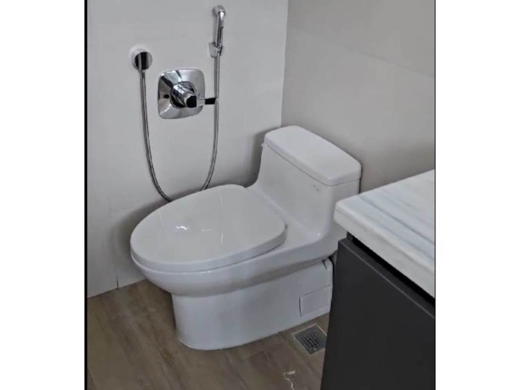 Bathroom suite with marble sink and bidet spray Seapoint Punta Paitilla Panama