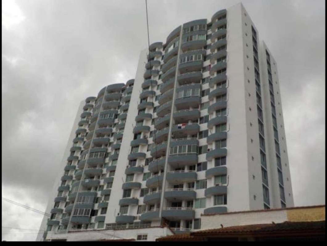 Balcony with aluminum railing overlooking Panama City skyline at PH Terrazas de Miraflores
