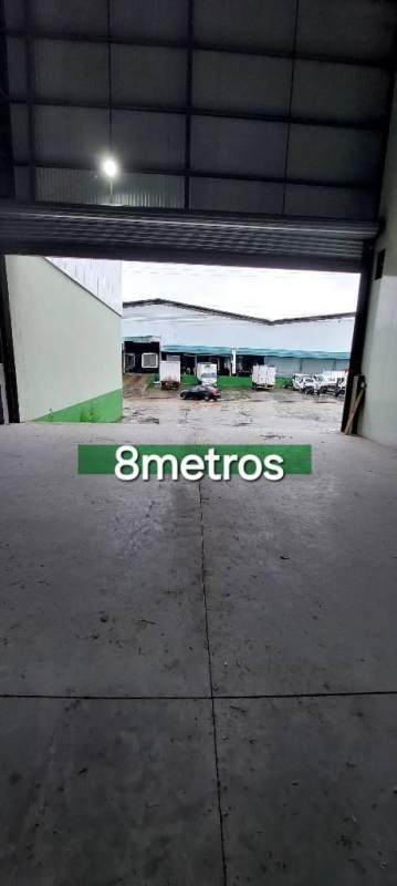 Industrial warehouse loading area with 8m high rolling shutter Tocumen Panama