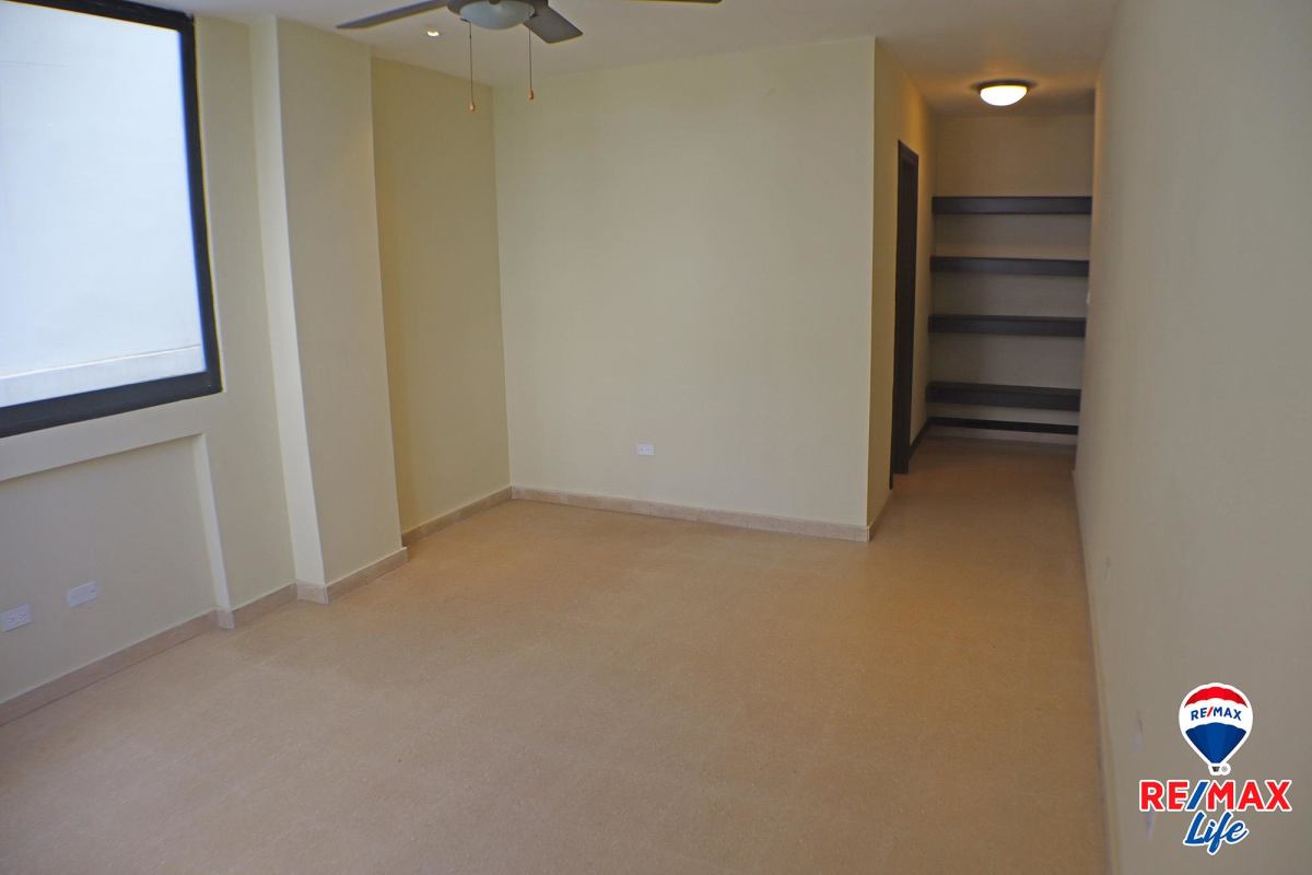 Bedroom featuring closet in PH Torre Altamira apartment for sale Panama City