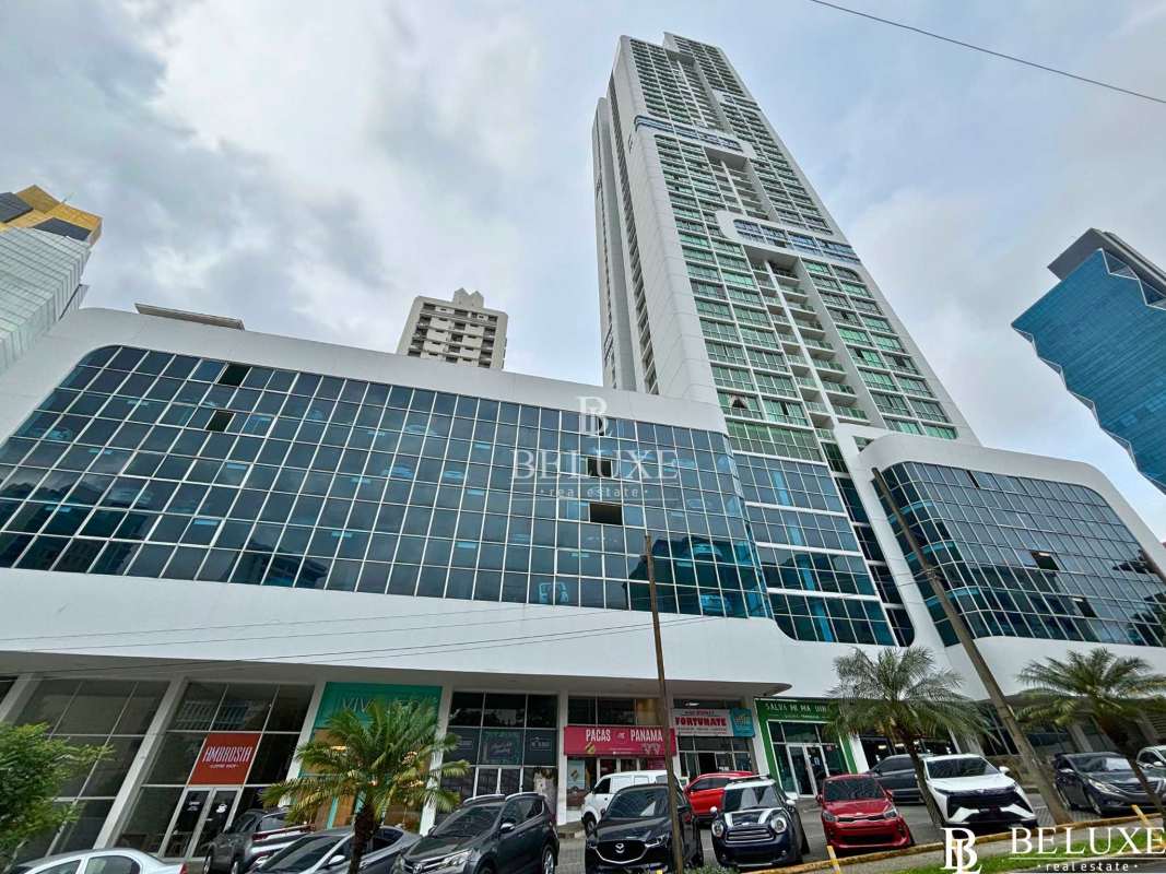 3BR Apartment with Pool & Balcony at PH Seawaves Obarrio