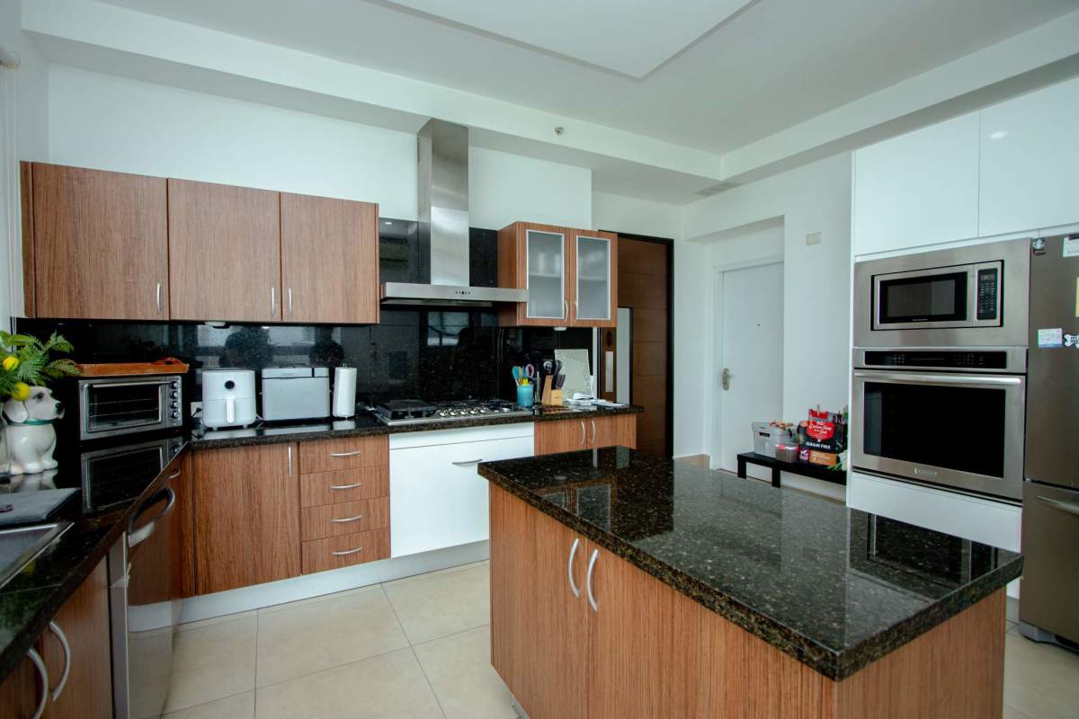 Luxury marble bathroom with glass shower and double vanity PH Paramount Panama