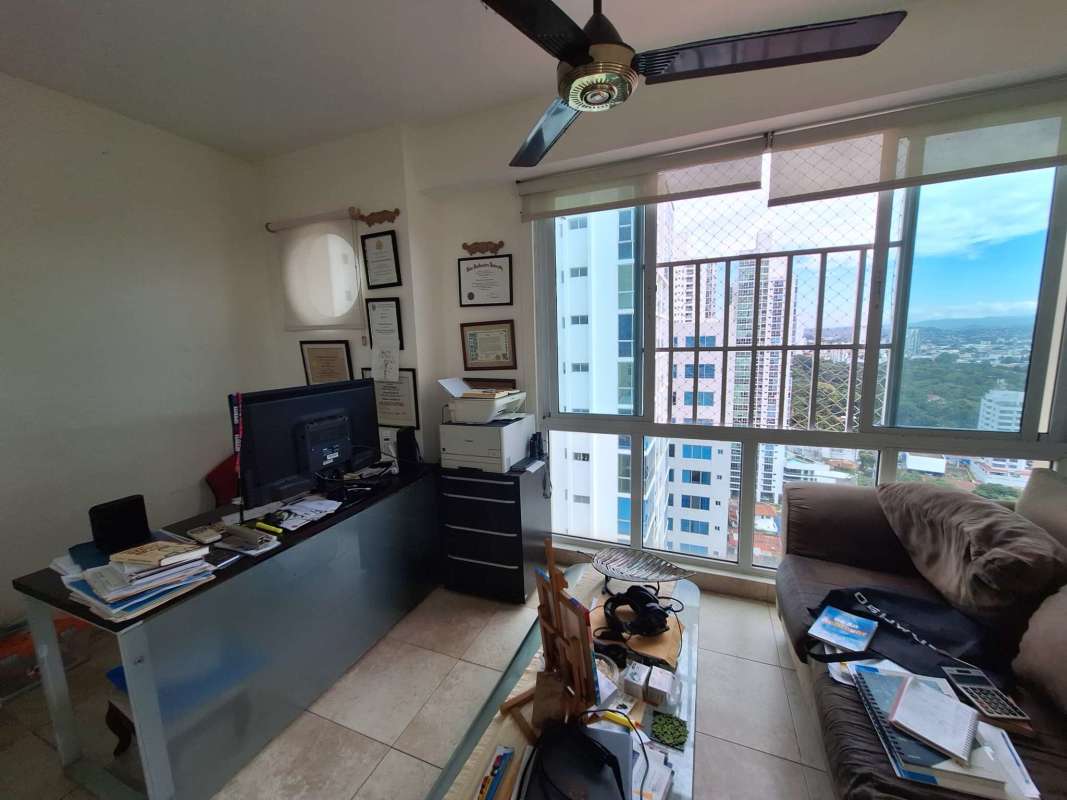 Family den and home office space with windows PH Portofino Loft San Francisco Panama