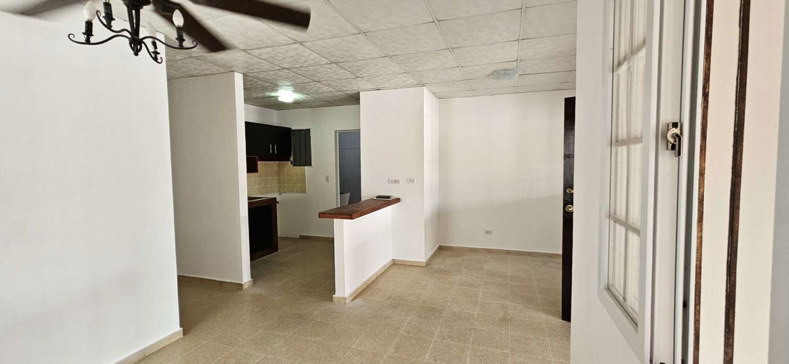 Living room with ceiling fan, tile floors, Praderas de San Antonio house for sale Panama City