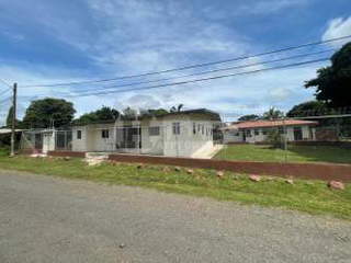 Multi-family building for Sale in Rodrigo Luque - 10 bedrooms