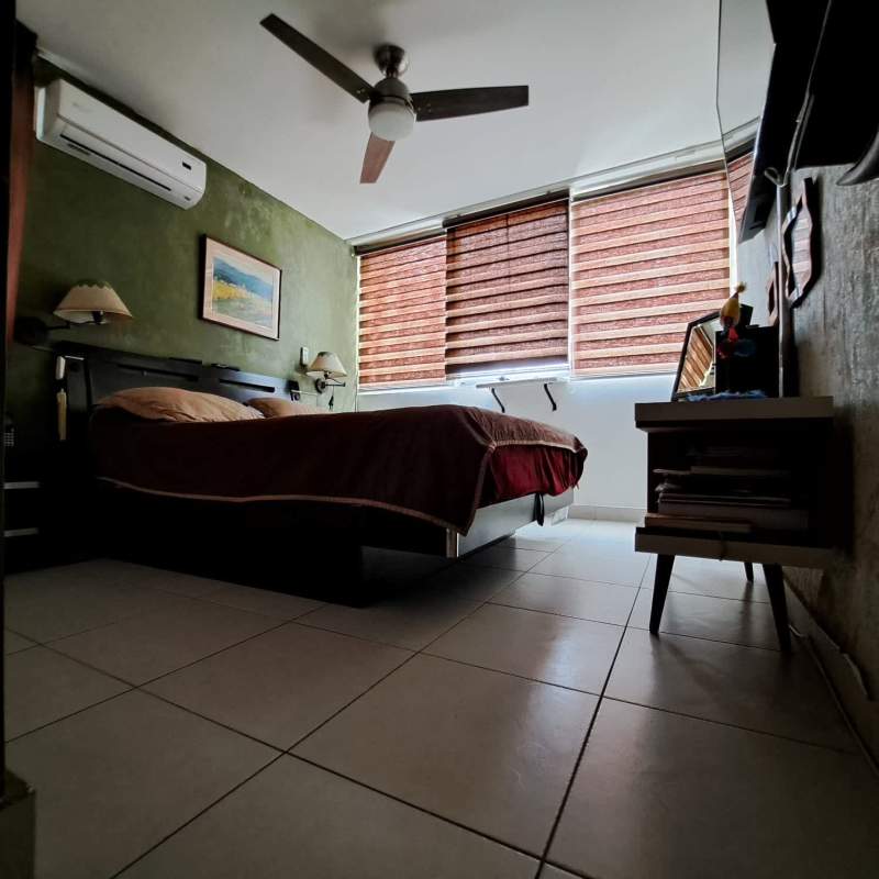 Dedicated home office with ceiling fan, window blinds in PH Central Park Panama