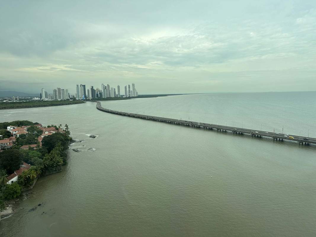 Oceanfront Luxury Penthouse 4BR PH Panamar Coco del Mar