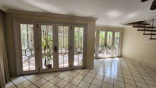 Mixed Use: Residential/Commercial House for Sale in Marbella - 5 bedrooms