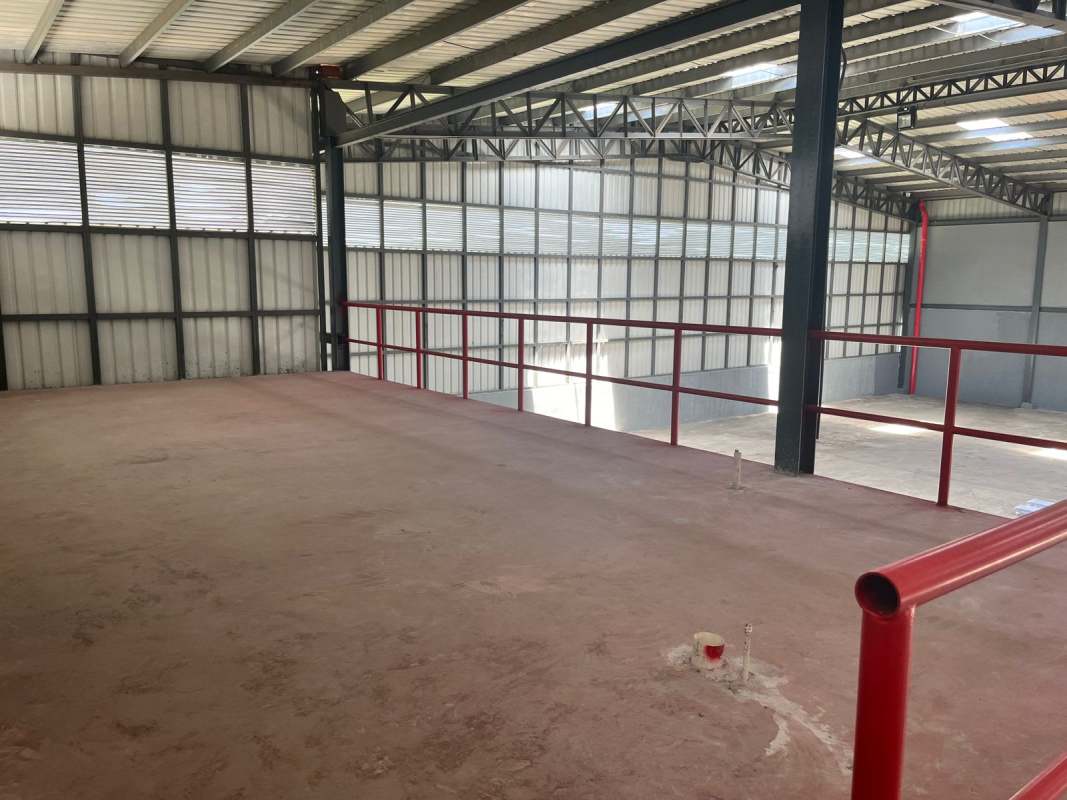 Spacious interior warehouse with mezzanine level for administration Cerro Azul Panama