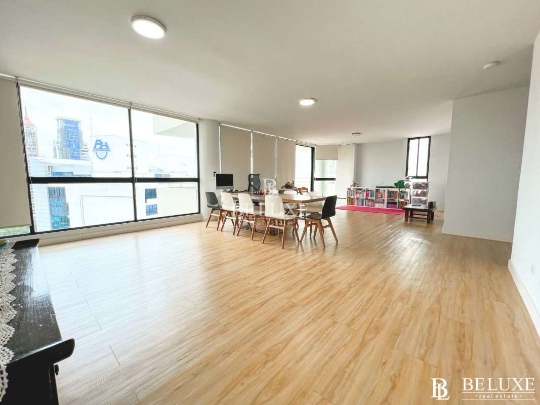 Kitchen with granite countertops, appliances, and cabinetry in PH Oceania Plaza Edison Panama City