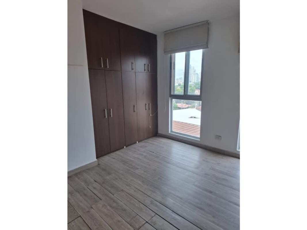 Spacious bedroom with built-in closets ceiling fan and large windows PH Harmony Panama