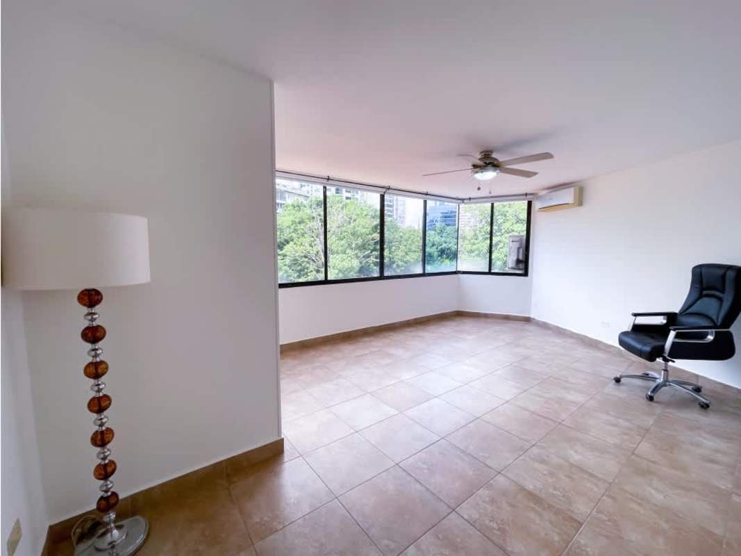 Enclosed balcony with panoramic windows in apartment Torre VIP Panama City